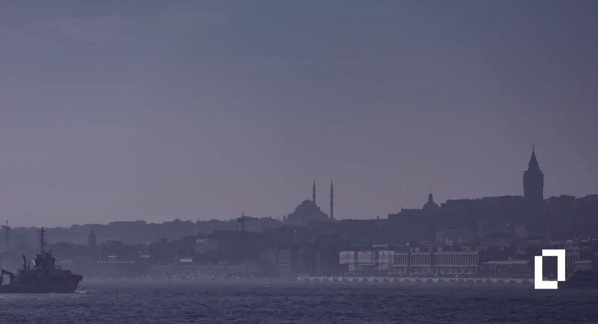 Türkiye climate disclosure rules: Istanbul skyline across the Bosphorus, with Galata Tower and a mosque